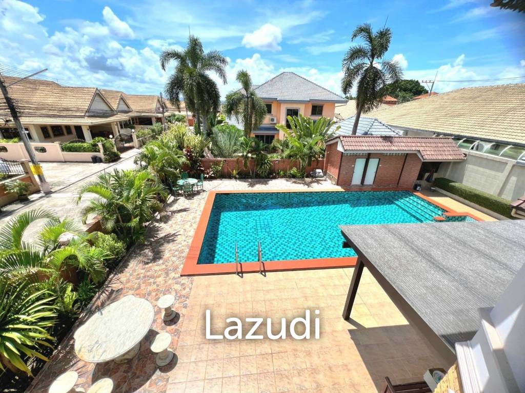 4 bedrooms Villa in Pattaya, Thailand No. 16810