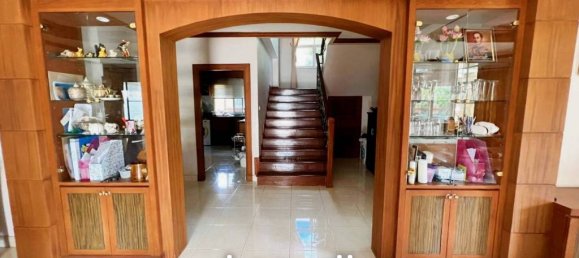 4 bedrooms Villa in Pattaya, Thailand No. 16810 3