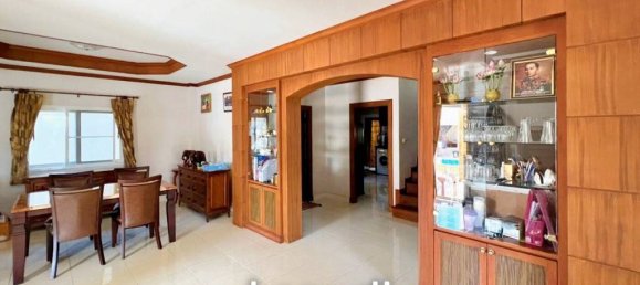 4 bedrooms Villa in Pattaya, Thailand No. 16810 2