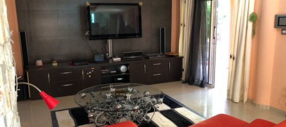 4 bedrooms Villa in Limassol, Cyprus No. 12608 3