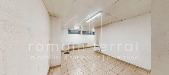 1400m² Commercial property in Limoges, France No. 288911 4