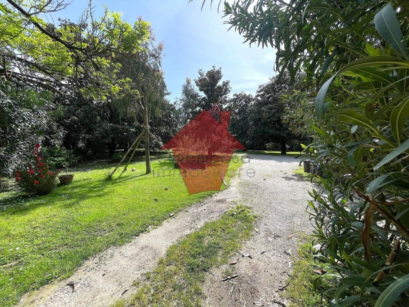 4 bedrooms Apartment in Pietrasanta, Italy No. 376616