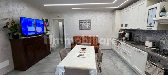 2 bedrooms Apartment in Mantua, Italy No. 379458 4