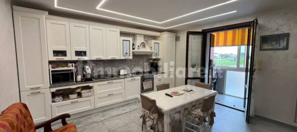 2 bedrooms Apartment in Mantua, Italy No. 379458 2