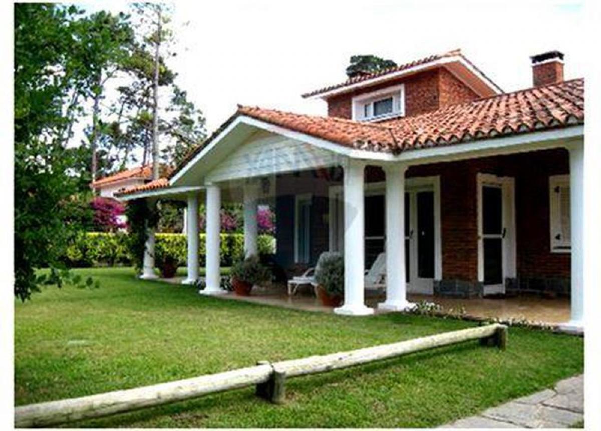 5 bedrooms House in Punta del Este, Uruguay No. 7483