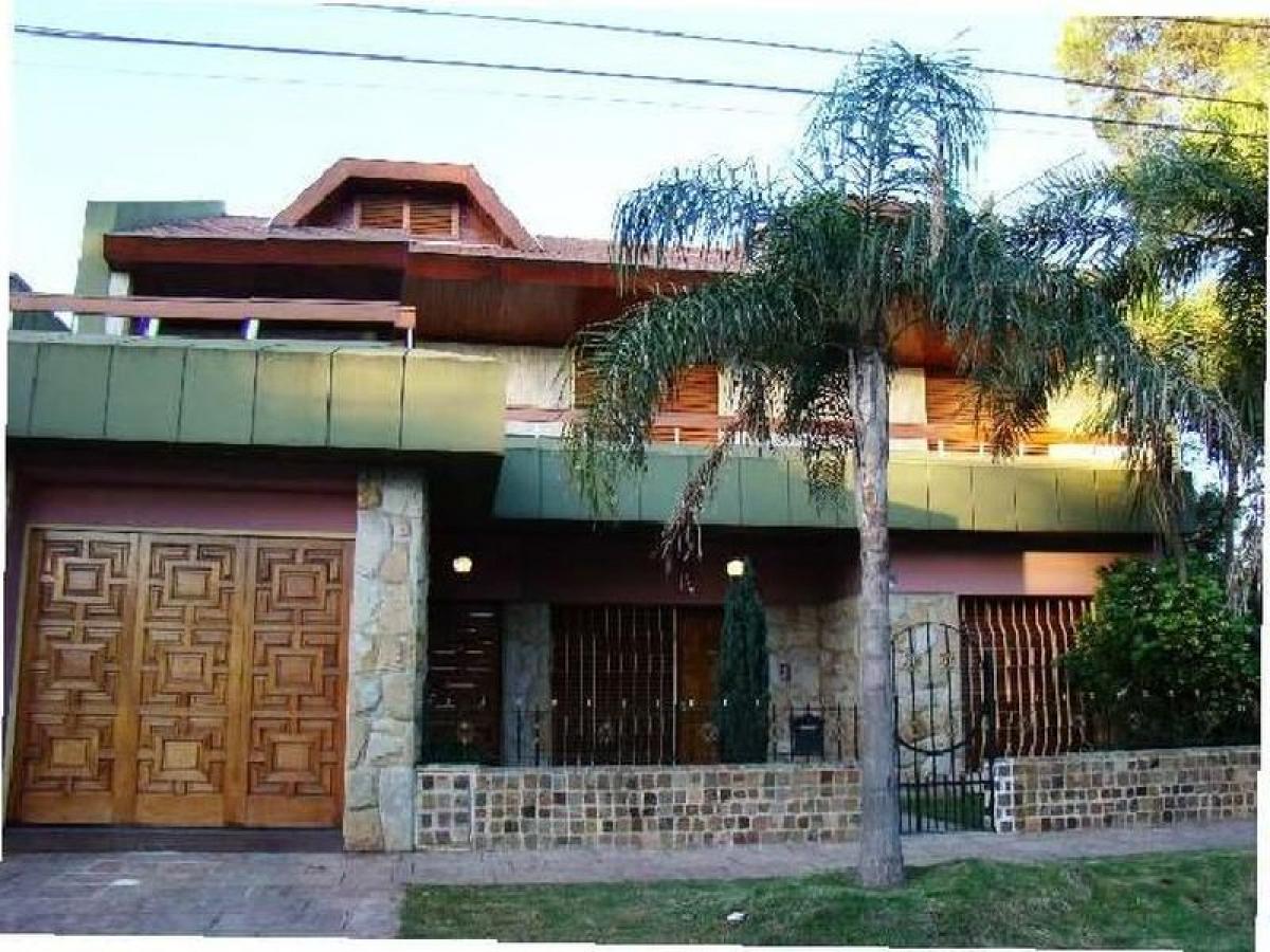 Casa de 2 dormitorios en Bermúdez, Argentina No. 19031