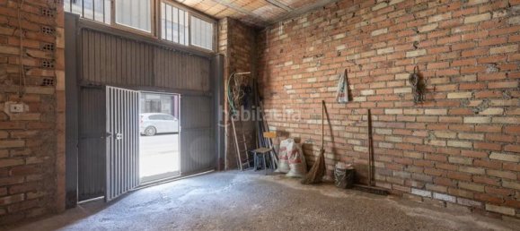 156m² Commercial property in Armilla, Spain No. 180728 3