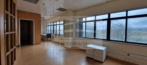 Склад 1580м² в Лориш, Португалия № 96694 7