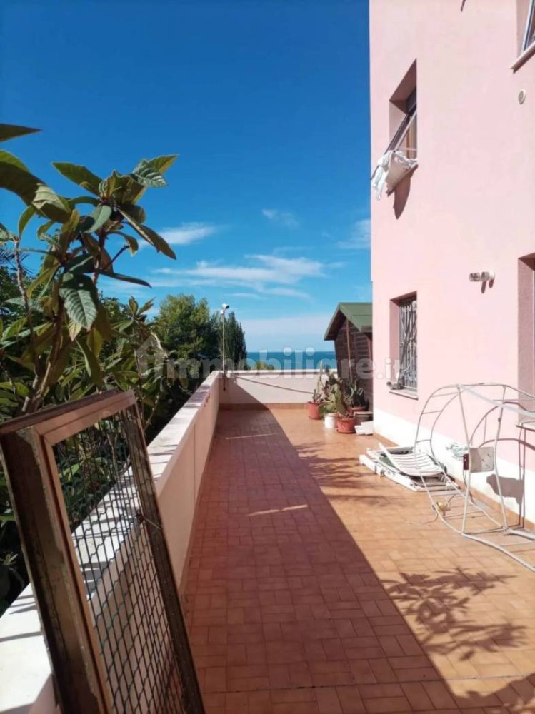 3 غرف نوم شقة في Falconara Marittima, Italy رقم 88504