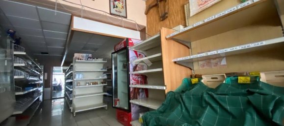 130m² Commercial property in Budrio, Italy No. 110009 4