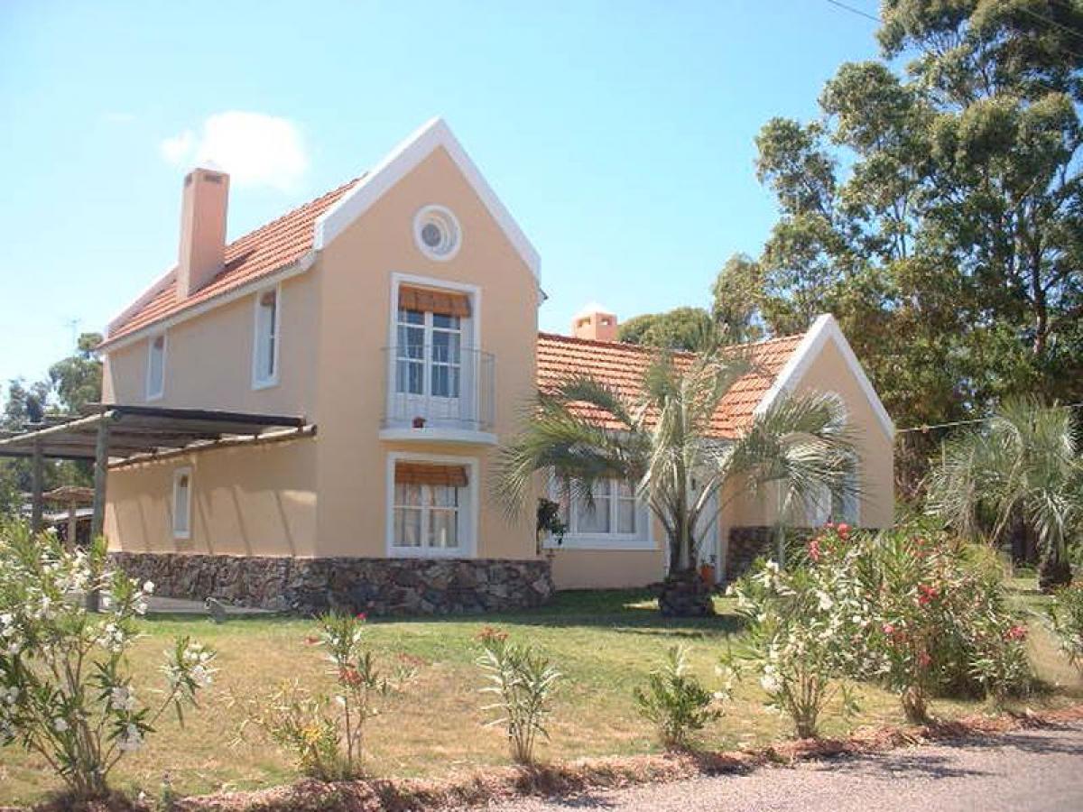 2 bedrooms House in Maldonado, Uruguay No. 8601