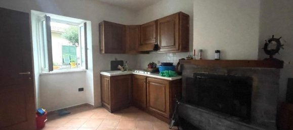 3 rooms Apartment in La Spezia, Italy No. 64346 4