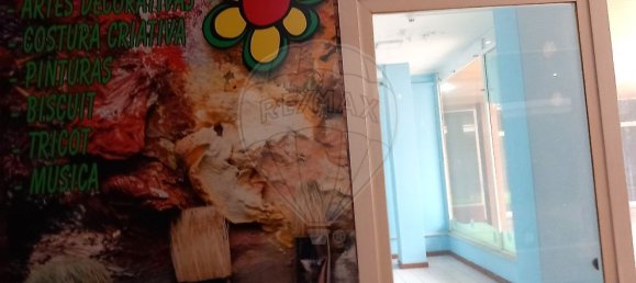 45m² Commercial property in Porto, Portugal No. 68422 11