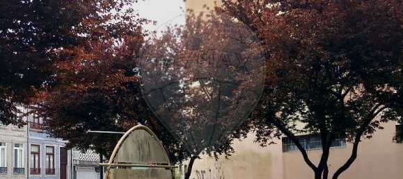 45m² Commercial property in Porto, Portugal No. 68422 2