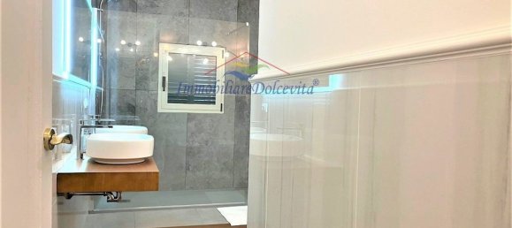 4 rooms Apartment in Florence, Italy No. 199590 18