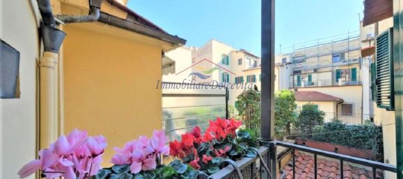 4 rooms Apartment in Florence, Italy No. 199590 8
