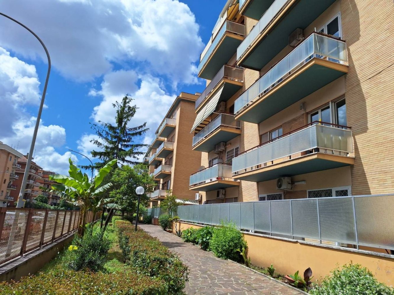 Пентхаус с 2 спальнями в Рим, Италия № 332863