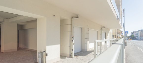 Bureau à Bergamo, Italy 310m² No. 88566 20