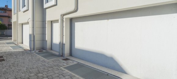 Bureau à Bergamo, Italy 310m² No. 88566 33