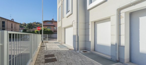 Bureau à Bergamo, Italy 310m² No. 88566 34
