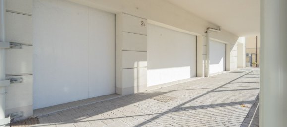 Bureau à Bergamo, Italy 310m² No. 88566 22