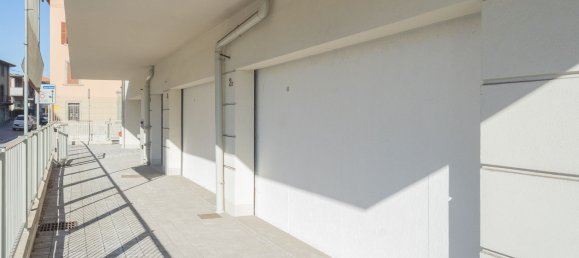 Bureau à Bergamo, Italy 310m² No. 88566 28