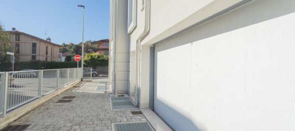 Bureau à Bergamo, Italy 310m² No. 88566 39