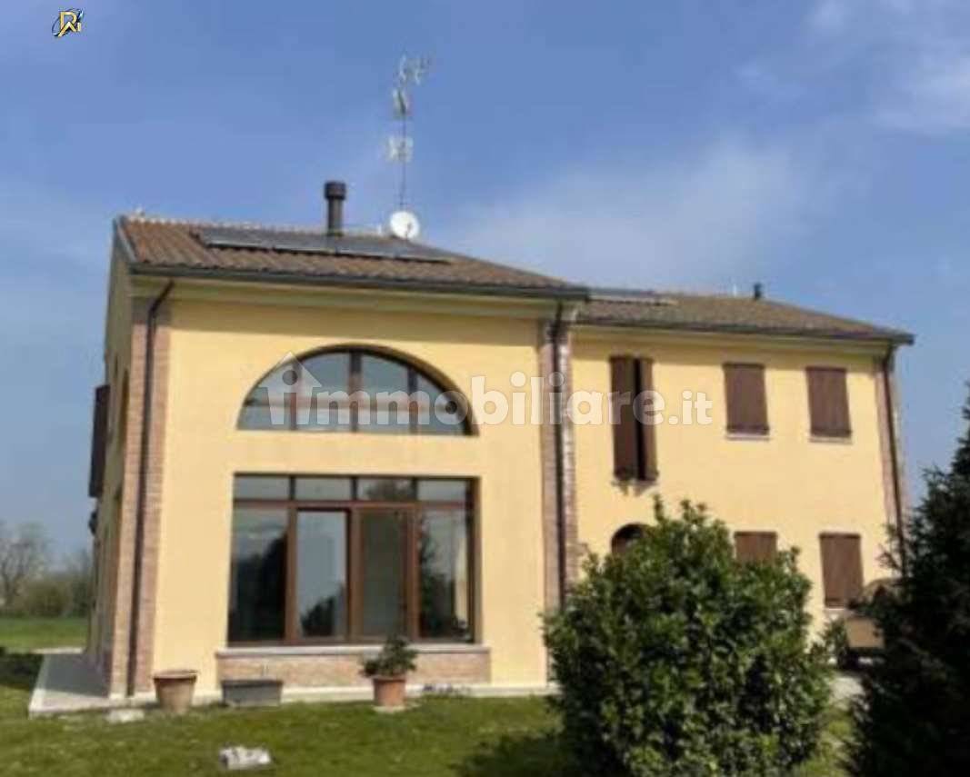 4 Schlafzimmer Villa in Mirandola, Italy, Nr. 95954