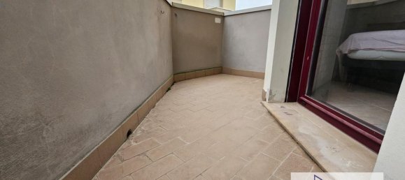 3 rooms Apartment in Rimini, Italy No. 32562 7