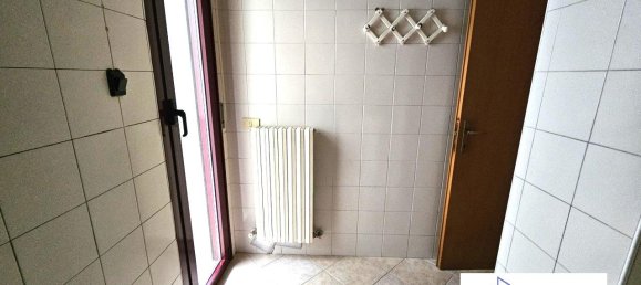 3 rooms Apartment in Rimini, Italy No. 32562 3