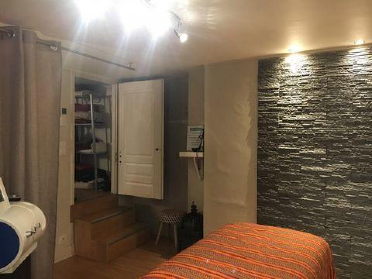 55m² Office in Lyon, France No. 19432