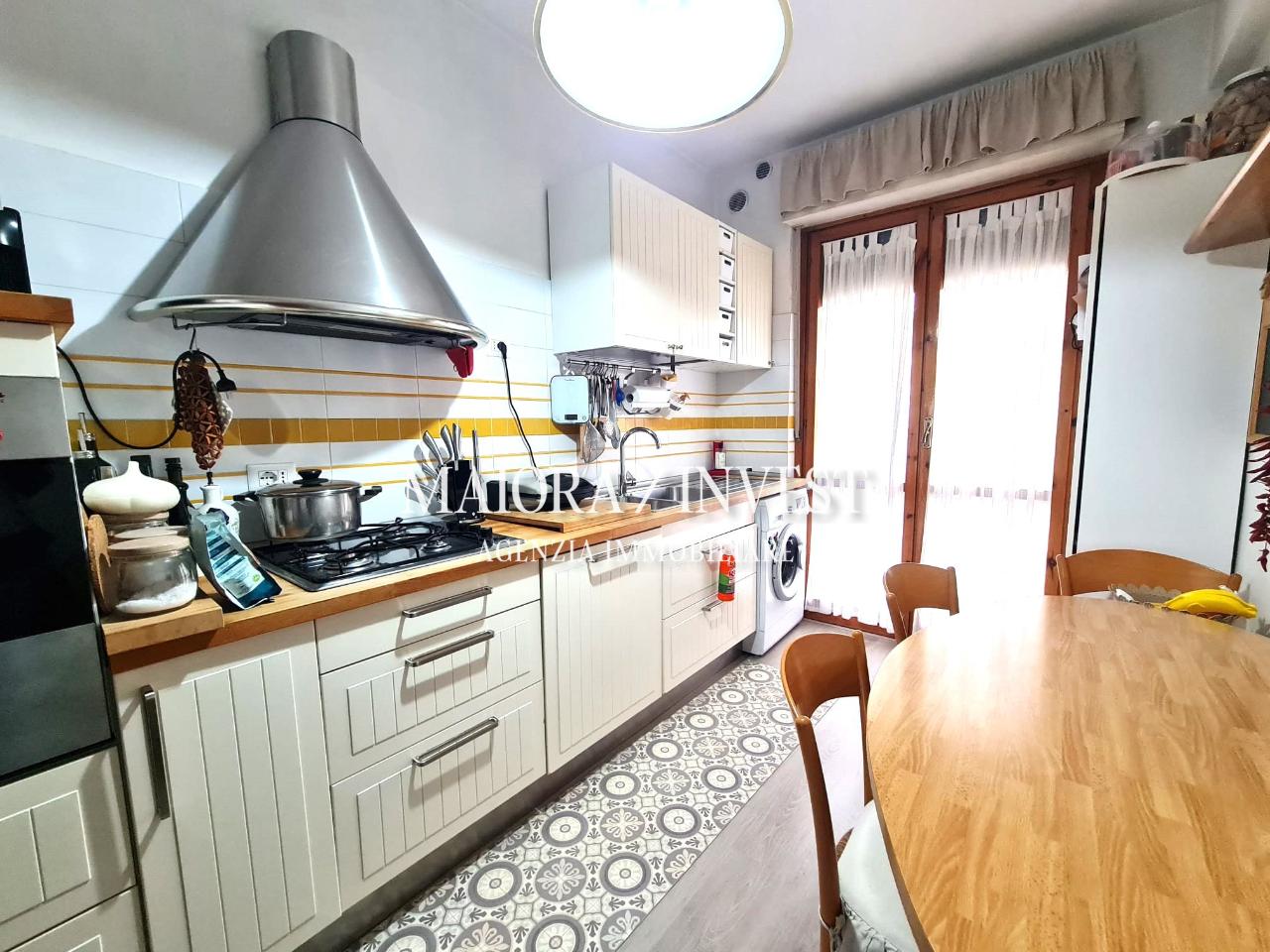 Дуплекс с 8 комнатами в Монсамполо дель Тронто, Италия № 178720