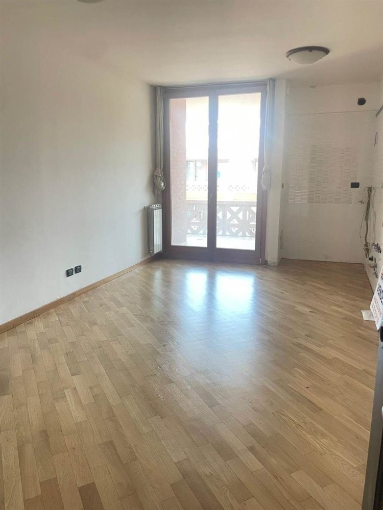2 bedrooms Apartment in Rome, Italy No. 356429