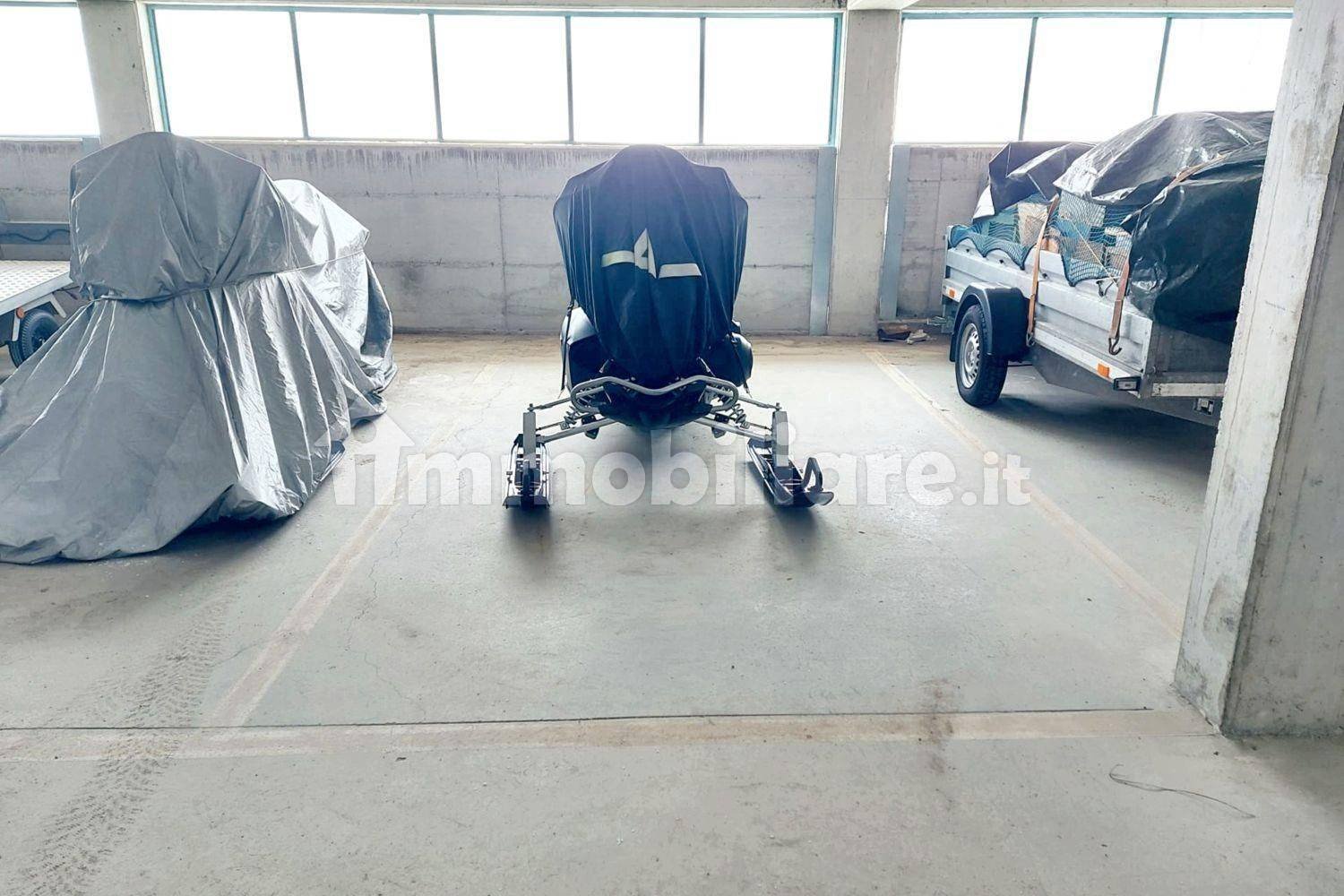 1-salle Parking à Campodolcino, Italy No. 208016