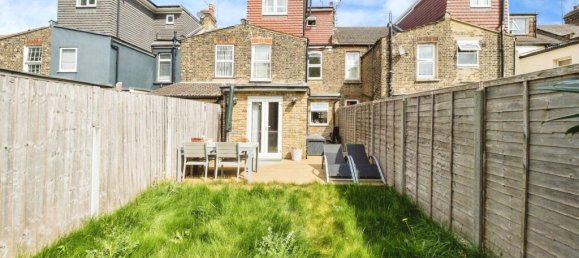 5 bedrooms House in Plaistow, United Kingdom No. 11392 25