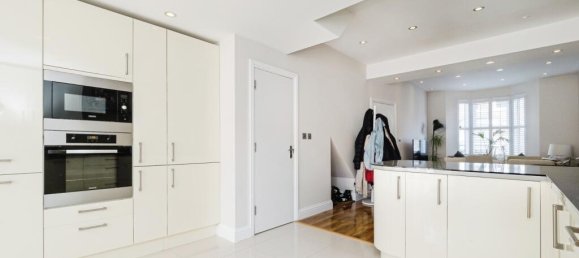 5 bedrooms House in Plaistow, United Kingdom No. 11392 5