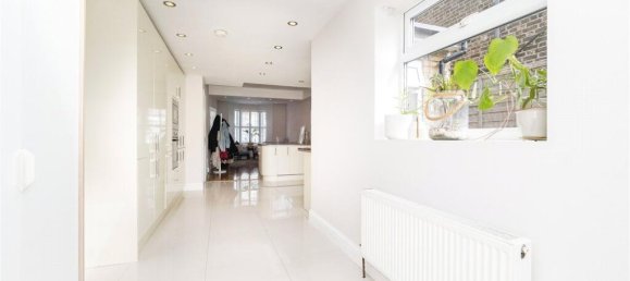 5 bedrooms House in Plaistow, United Kingdom No. 11392 10