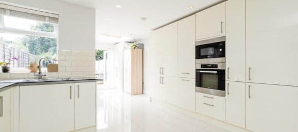 5 bedrooms House in Plaistow, United Kingdom No. 11392 6