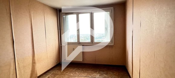 2 bedrooms Apartment in Saint-Denis, France No. 176722 3
