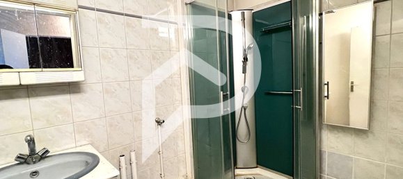 2 bedrooms Apartment in Saint-Denis, France No. 176722 2