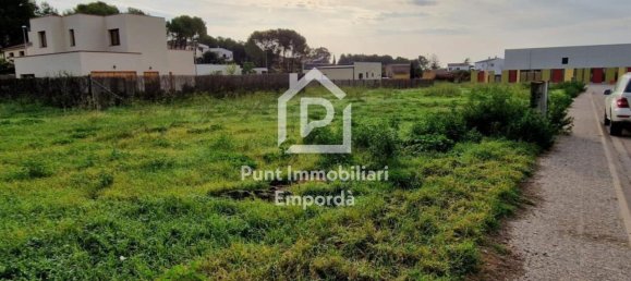 561m² Land in Garriguella, Spain No. 73524 8