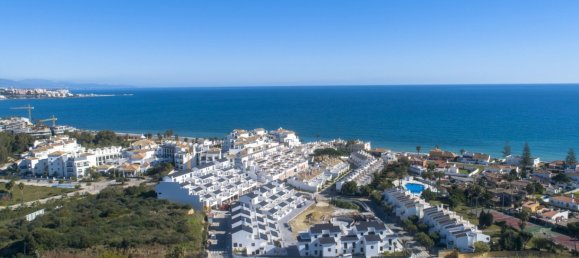 Apartamento de 3 dormitorios en Estepona, Spain No. 4601 11