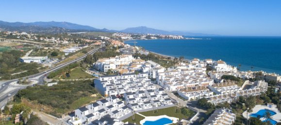 Apartamento de 3 dormitorios en Estepona, Spain No. 4601 10
