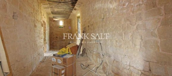 2 bedrooms Farm in Marsaskala, Malta No. 1705 2