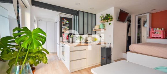 Studio in Paris, France No. 142068 4