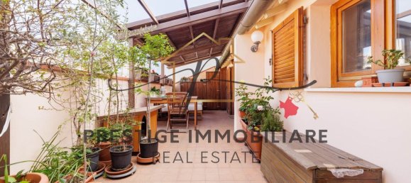 4-salle Penthouse à Livorno, Italy No. 288593 2