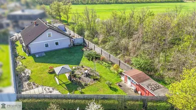 6 rooms House in Gunselsdorf, Austria No. 213285