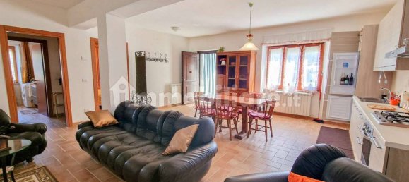 Casa de 3 dormitorios en Acqualagna, Italy No. 111917 19