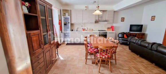 Casa de 3 dormitorios en Acqualagna, Italy No. 111917 21