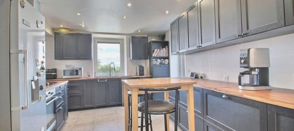 5 bedrooms House in Veauche, France No. 306059 8